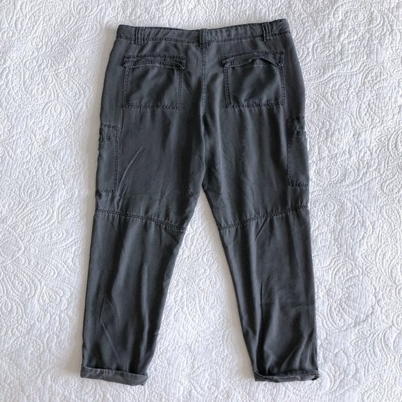 Calvin Klein Lightweight Cargo Capri - Picture 2 of 7